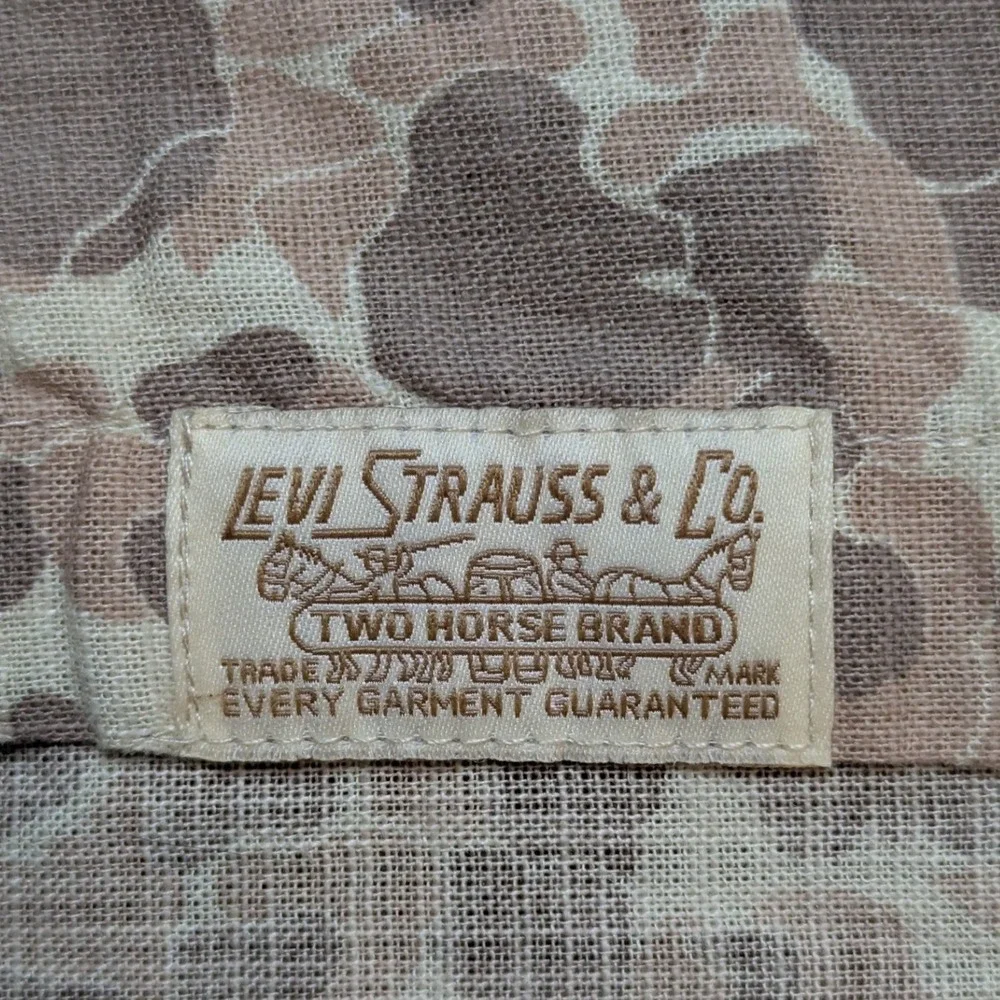 Levis Boys XL 18/20 Short Sleeve Button Down Cotton Shirt Silver Birch Camo
